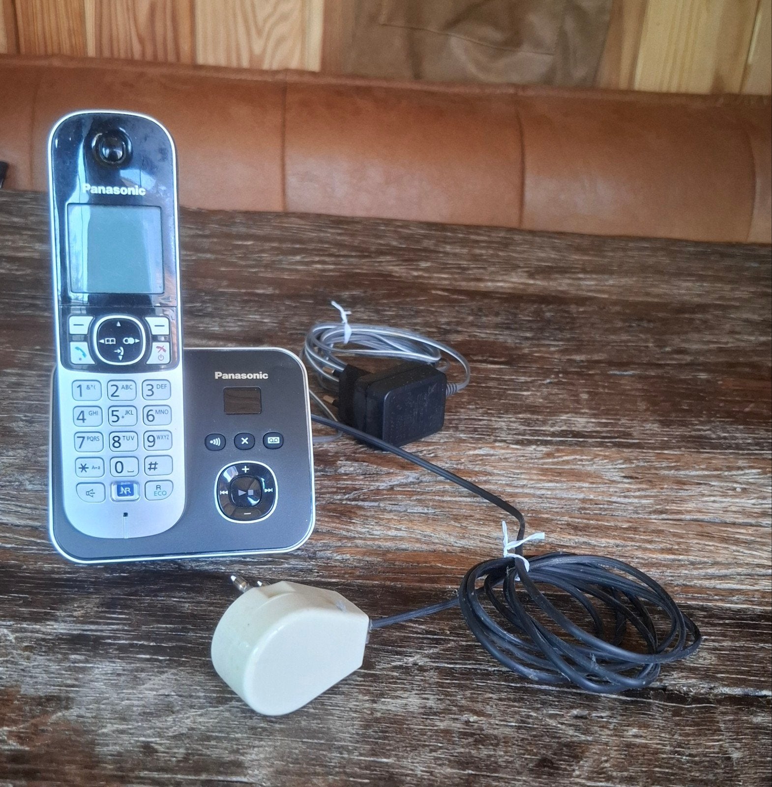 Panasonic KX-TG6821NL DECT telefoon met 2 handsets, Ophalen of Verzenden, Gebruikt, 2 handsets, Stralingsarm