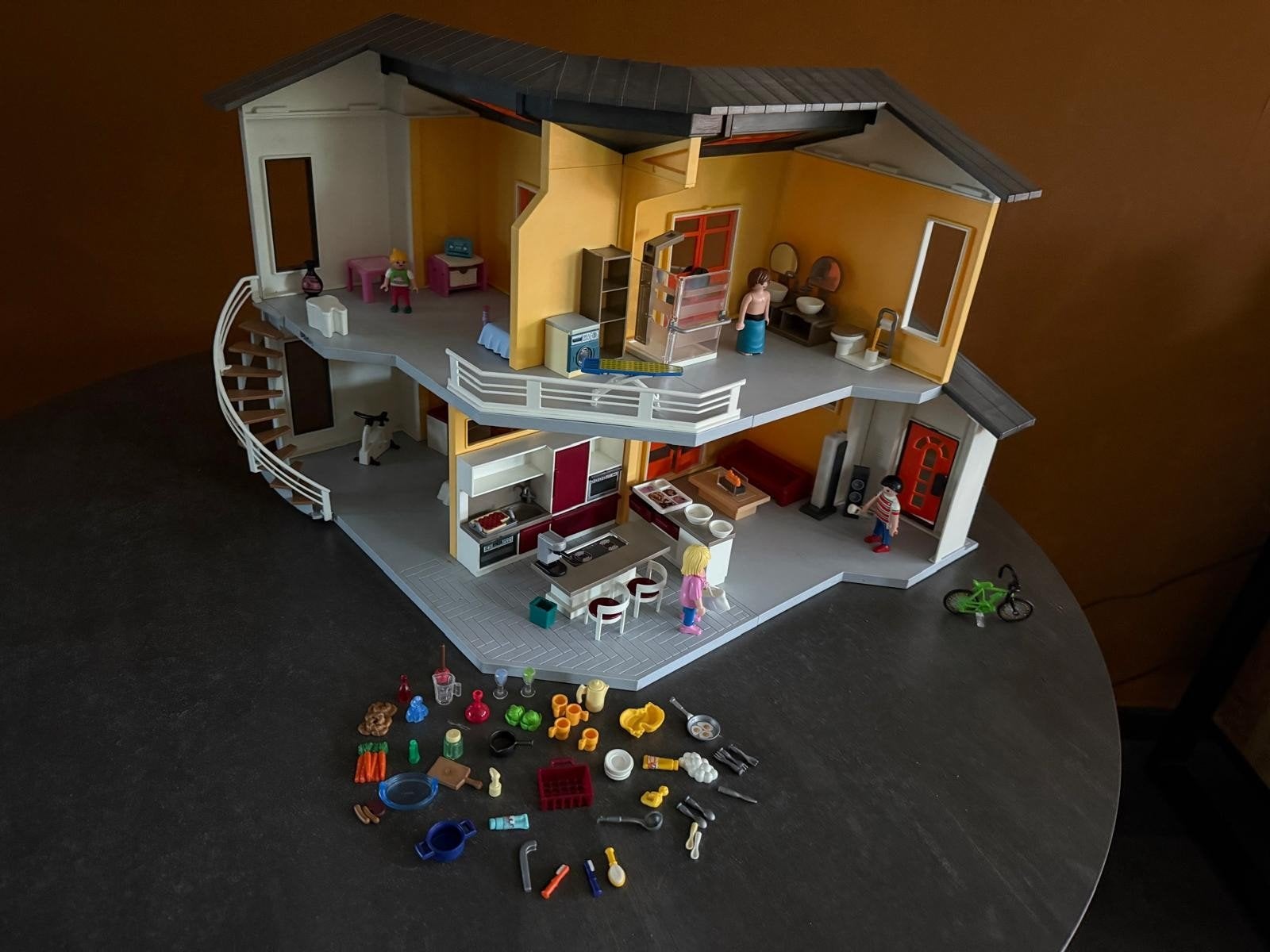 Playmobil - Geel ingericht woonhuis, Ophalen of Verzenden, Zo goed als nieuw