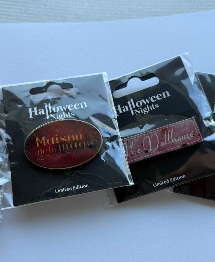 2 Toverland Halloween Pins, Verzamelen, Ophalen of Verzenden, Nieuw, Overige onderwerpen, Speldje of Pin