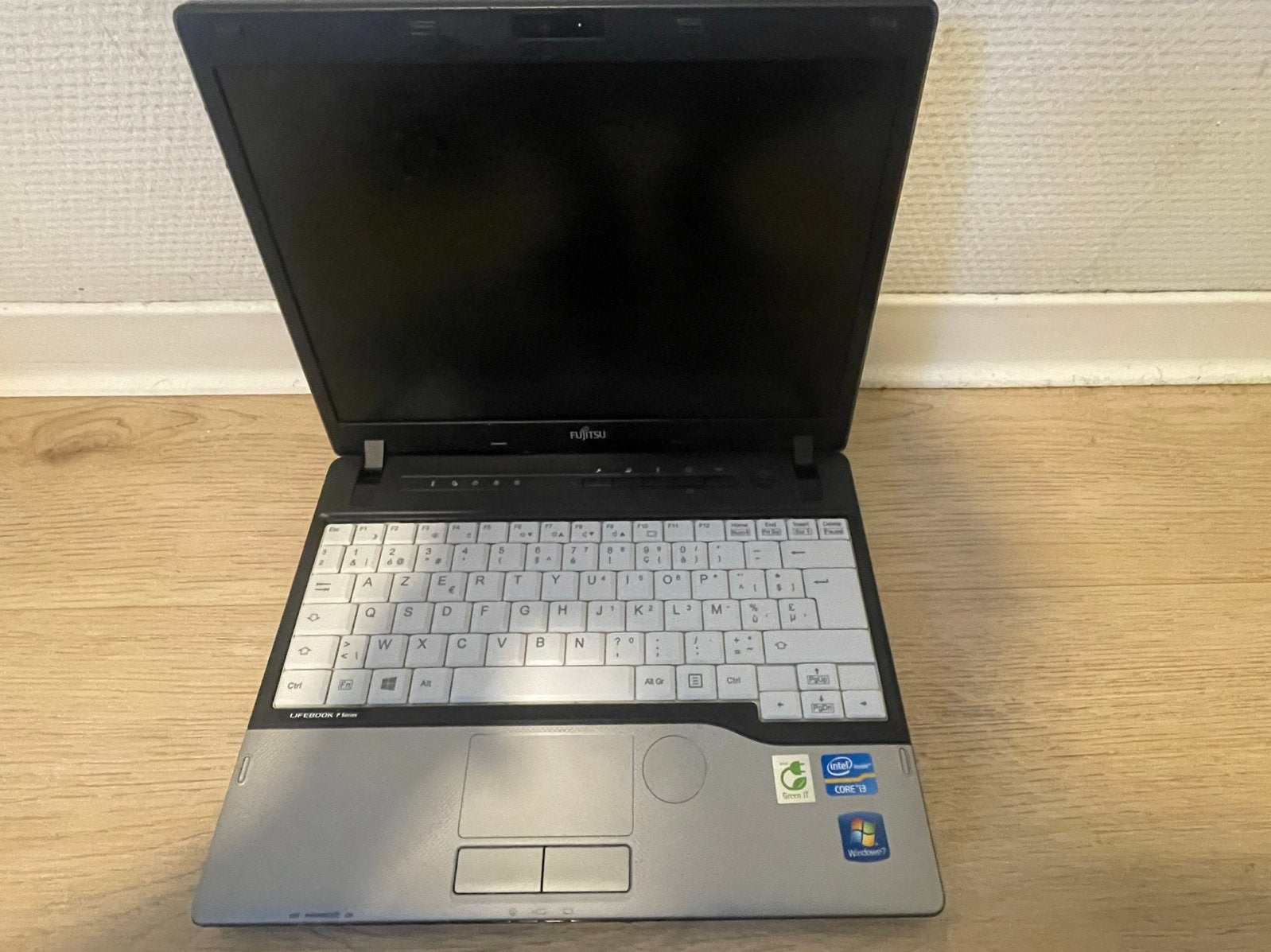 Fujitsu Lifebook P770 - Compacte Laptop met Oplader, Computers en Software, Windows Laptops, Gebruikt, 12 inch, Onbekend, Minder dan 4 GB