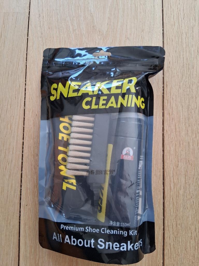 Sneakers cleaning, Ophalen of Verzenden, Nieuw, Zwart, Overige typen
