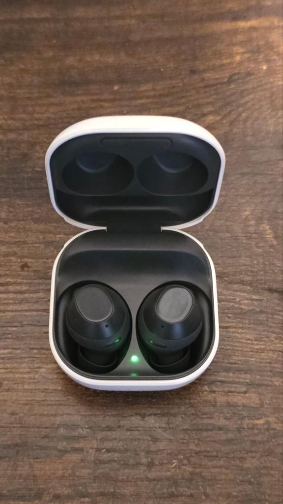 Samsung Galaxy Buds (Zwart) met oplaadcase, Ophalen of Verzenden, Zo goed als nieuw, Draadloos