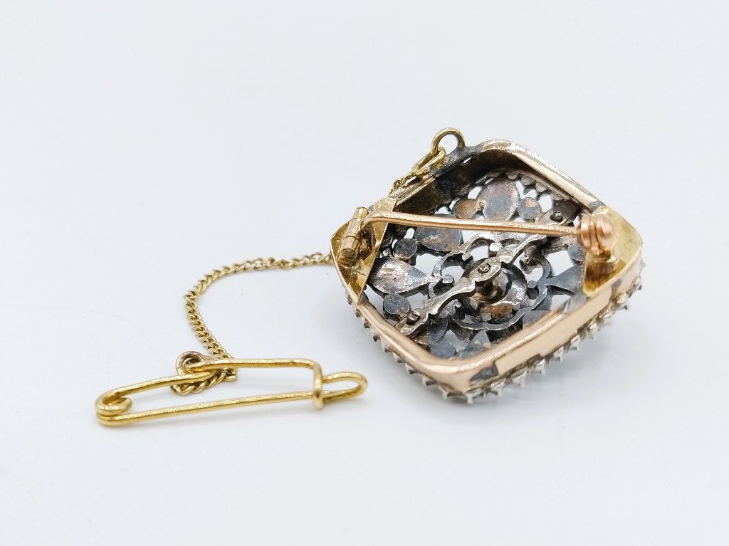 18K gouden broche bezet met 9 roosdiamanten in zilver gezet, Verzenden, Goud, Broche, Met edelsteen