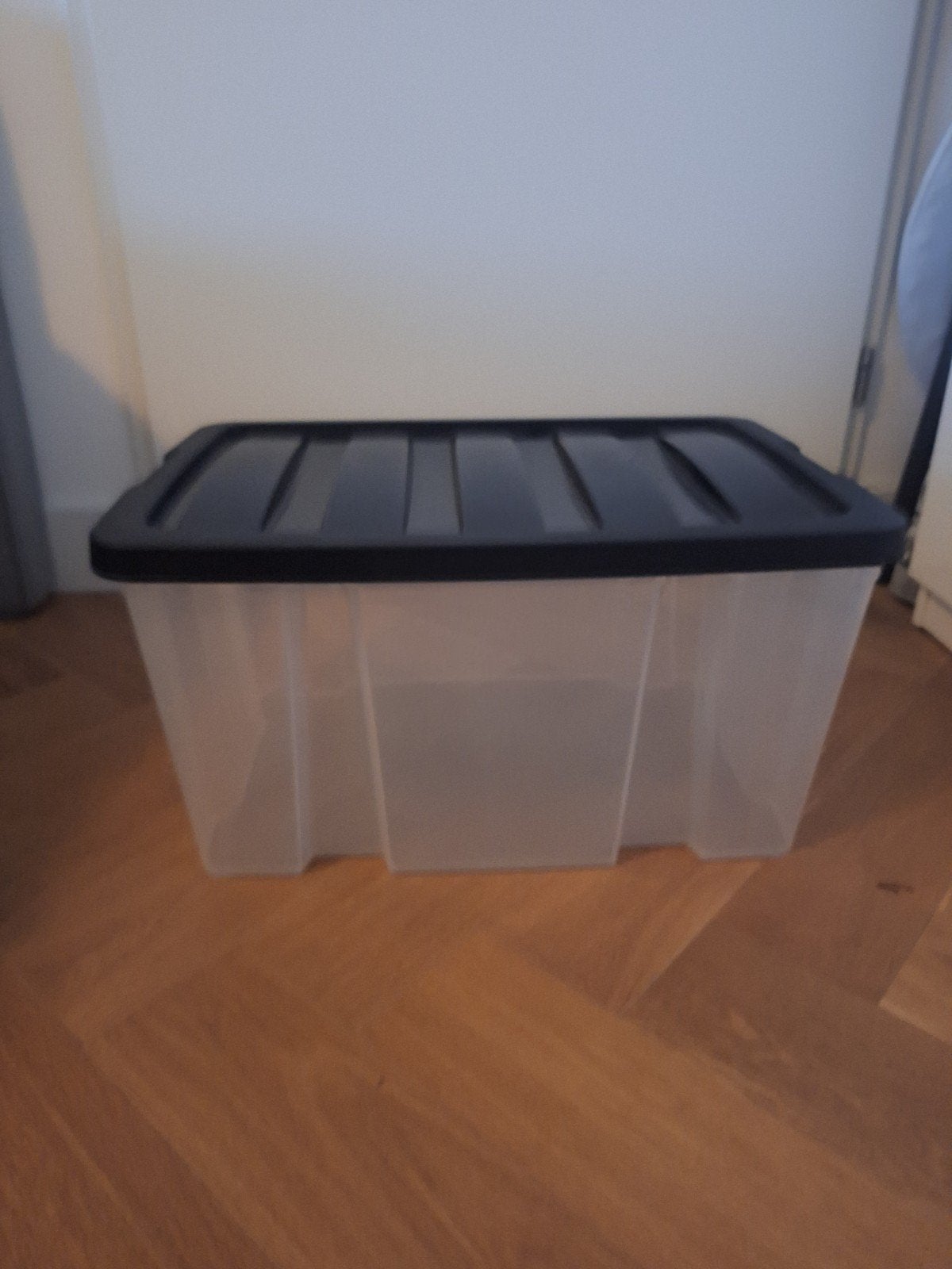 4x Transparante Opbergboxen met Zwart Deksel - Z.G.A.N., Ophalen, Kunststof, Minder dan 50 cm, Zo goed als nieuw