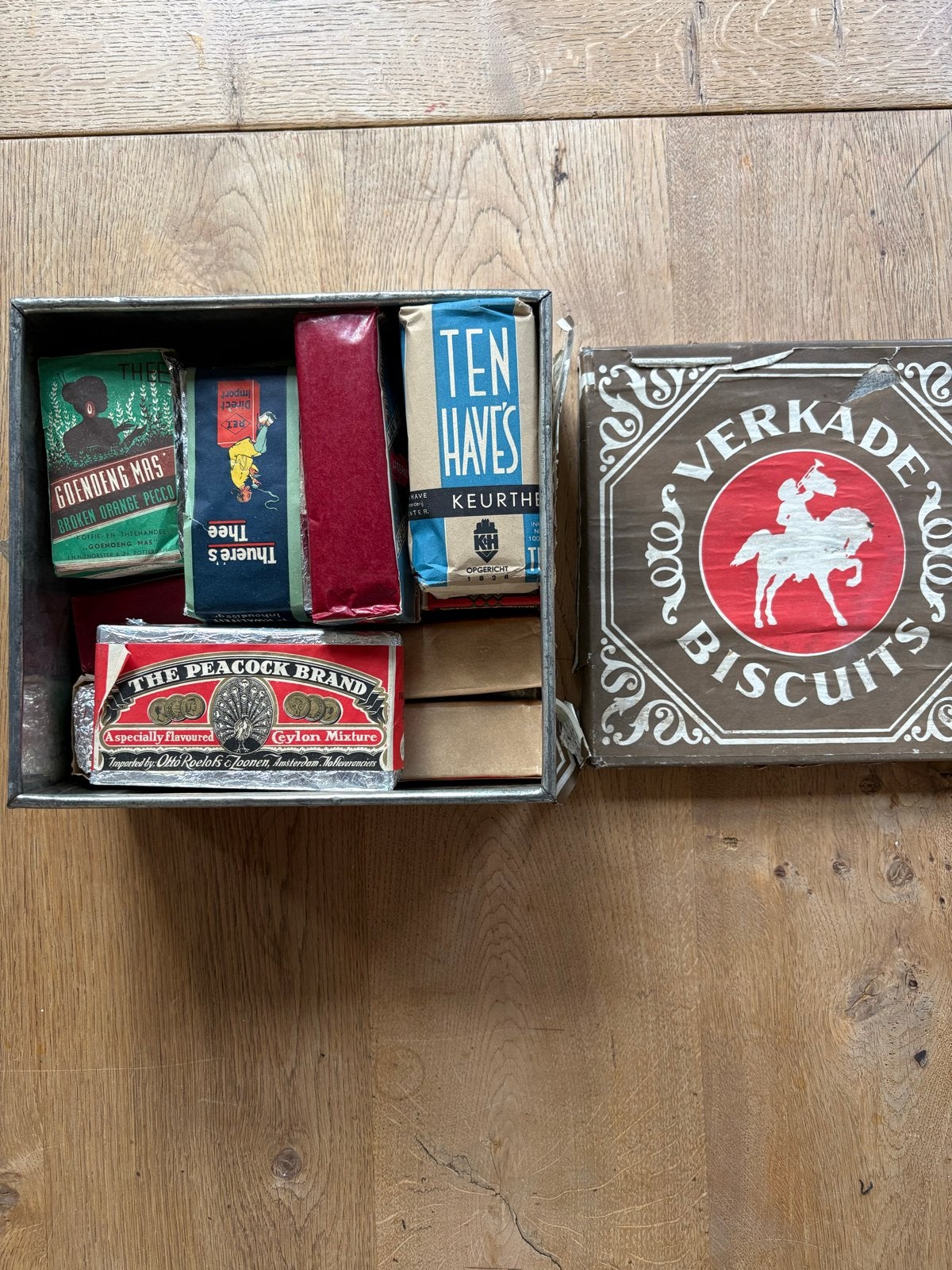 Vintage Verkade Biscuits blik met diverse theepakjes, Verzamelen, Ophalen of Verzenden