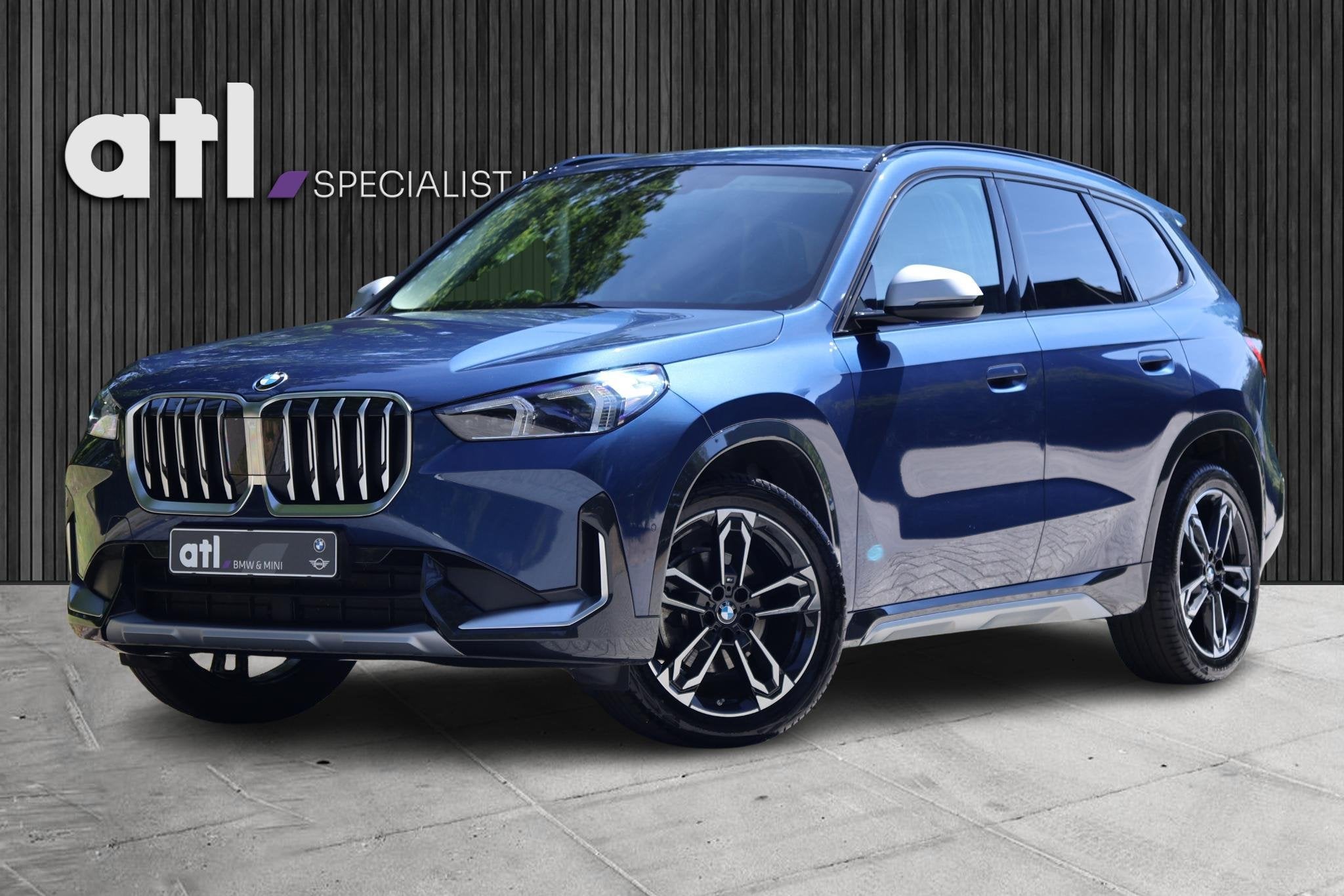 BMW X1 sDrive18i Elektrische trekhaak, Adaptieve LED, Stuurw, Gebruikt, Euro 6, Blauw, Bedrijf