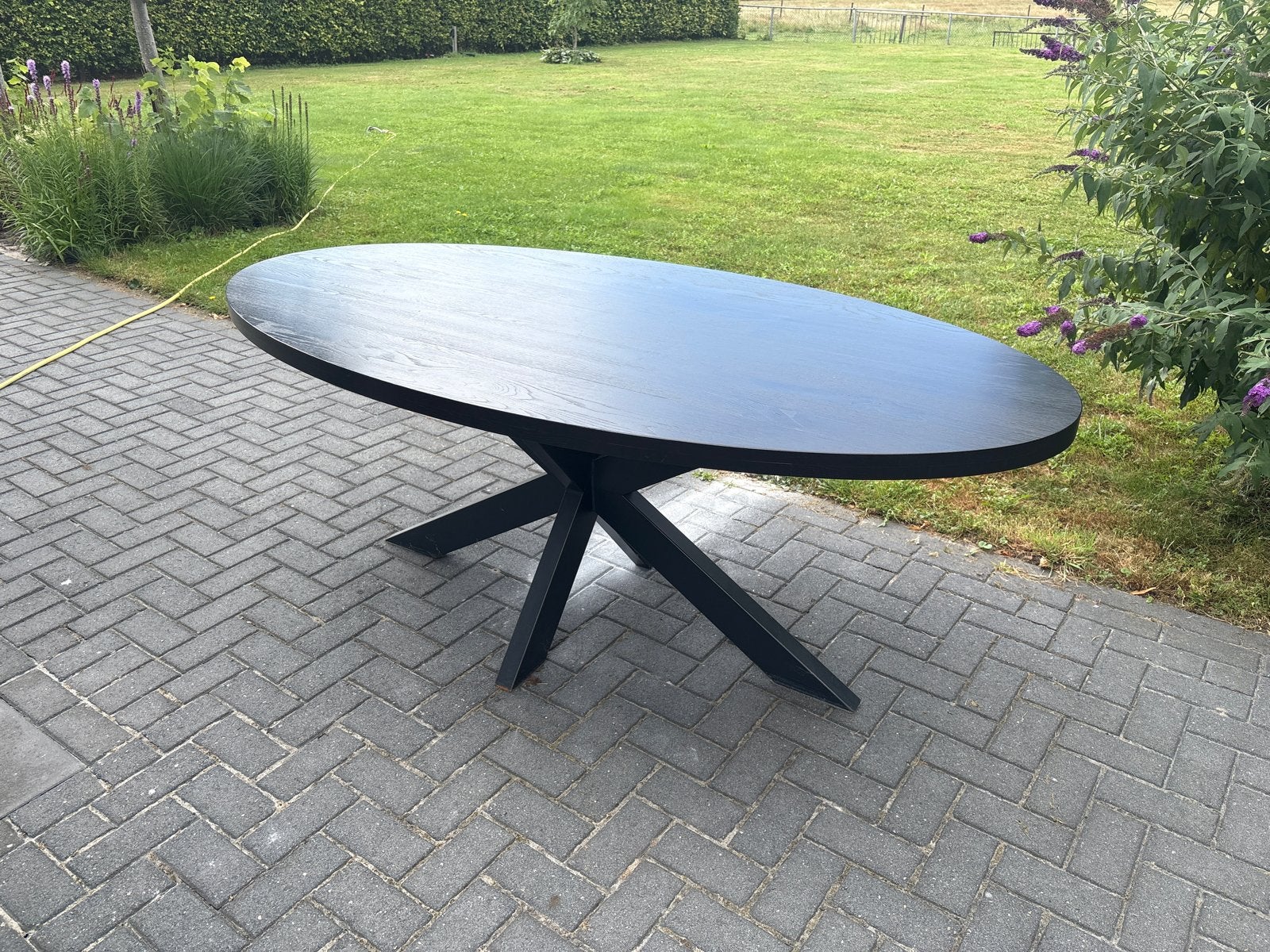 Ovale eettafel met gebruikssporen - schuren en lakken, Huis en Inrichting, Ophalen, Gebruikt, 100 tot 150 cm, 150 tot 200 cm