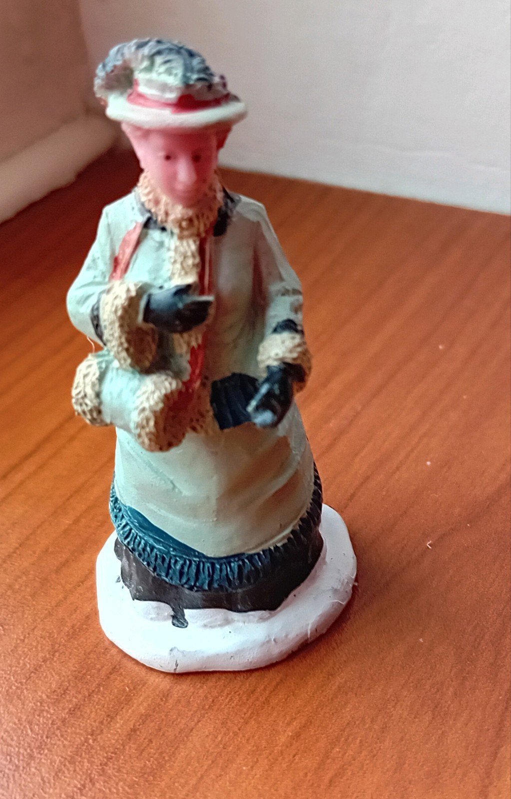 Lemax dame Christmas baby, retired, Lemax figuur Kerstdorp, Ophalen of Verzenden