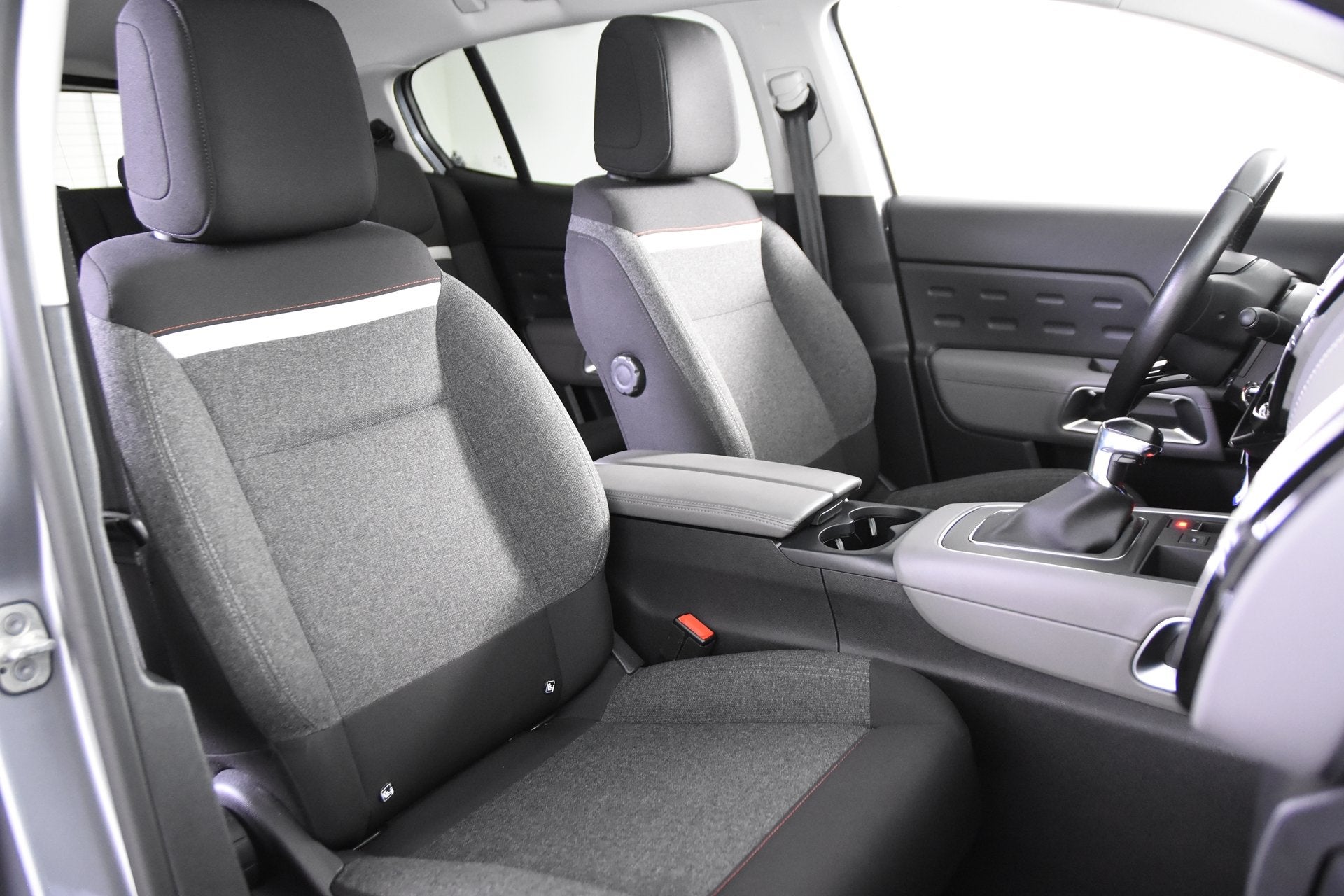 Citroën C5 Aircross Shine *Navigatie*Camera*PDC* (bj 2021), Auto's, Voorwielaandrijving, 1350 kg, Stof, Gebruikt