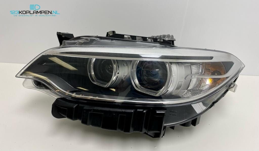 BMW 2 Serie F22 / F23 Bi Xenon LED koplamp links