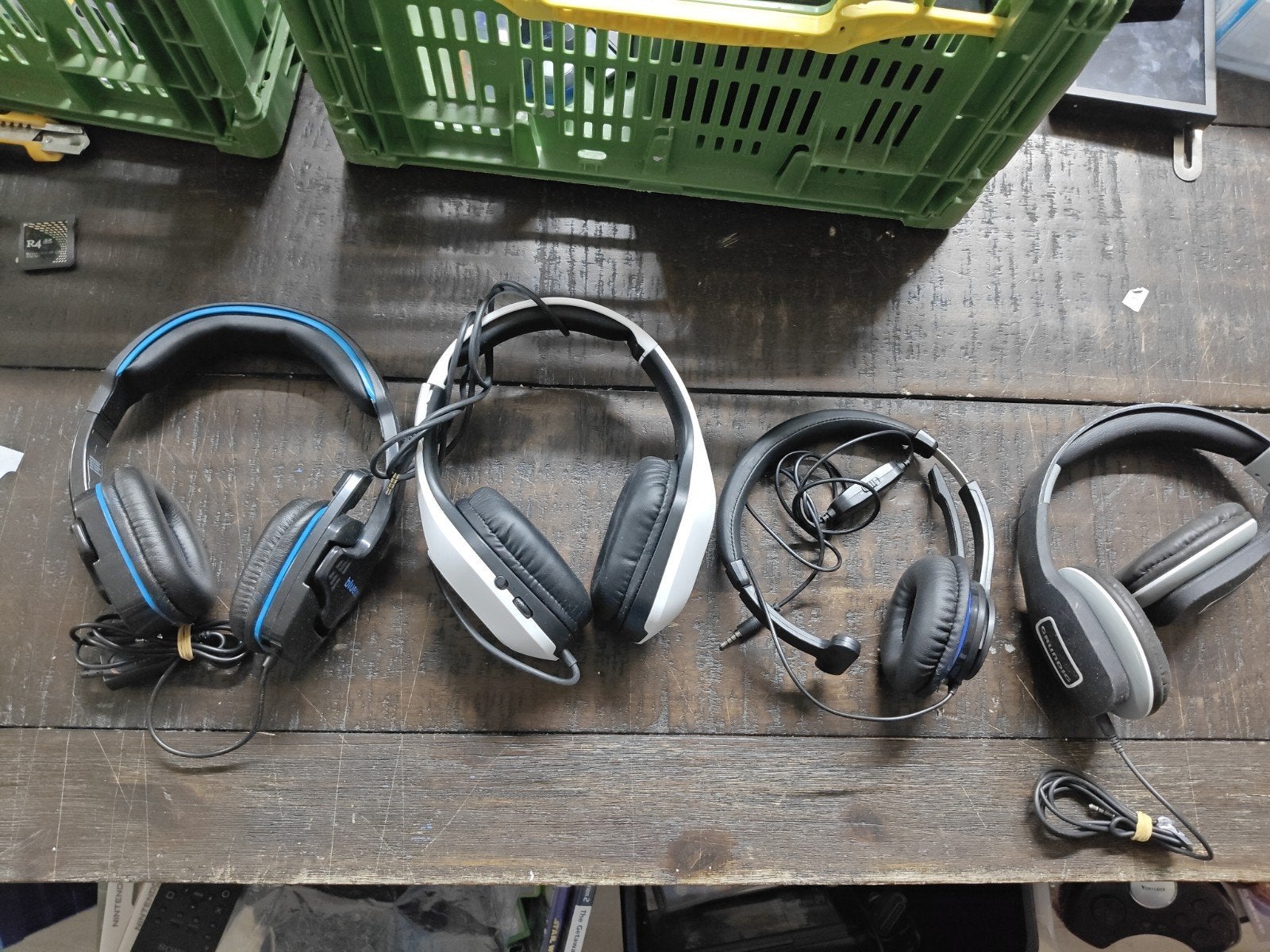 Diverse bedrade koptelefoon Headset, Gebruikt, Onbekend, Ophalen of Verzenden, Onbekend