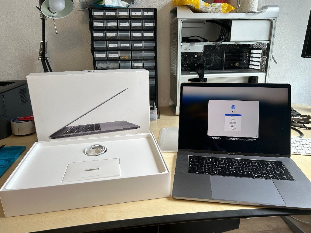 Macbook Intel i5 i7 i9 en M1 M2 13 14 16 inch Macbooks, MacBook Pro, 2 tot 3 Ghz, 13 inch, Ophalen of Verzenden