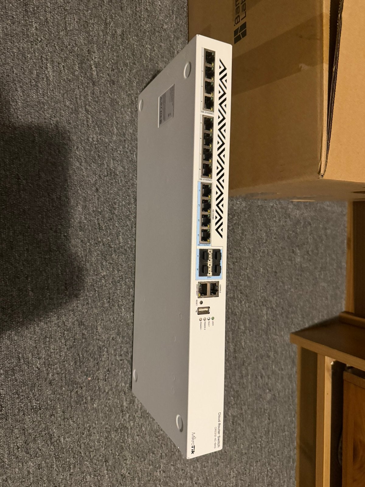 Mikrotik CRS312-4C+8XG-RM 10Gb Switch, Ophalen of Verzenden, Zo goed als nieuw