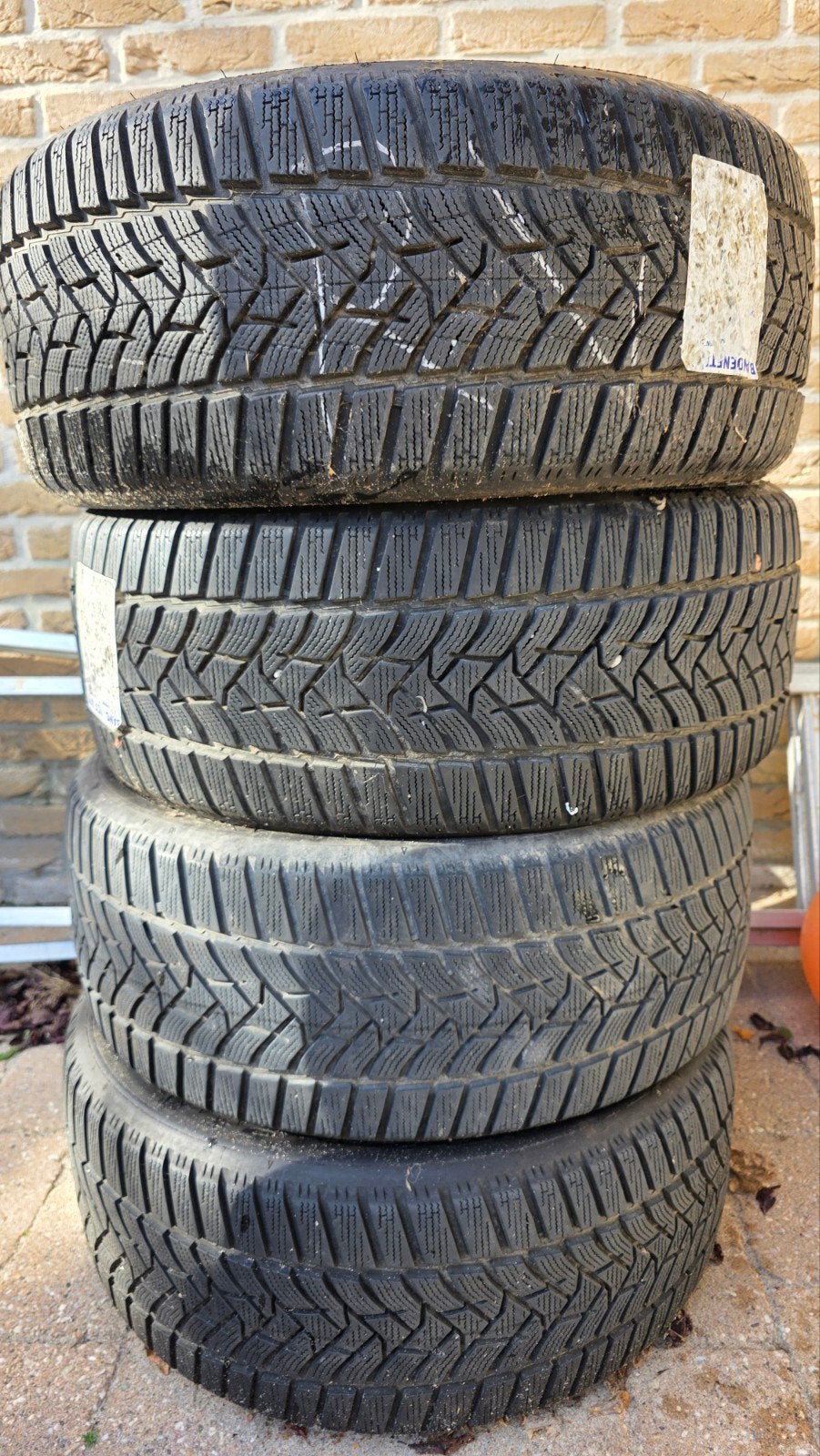 Winterbanden Tesla Model 3 - 235/45 R18 Dunlop