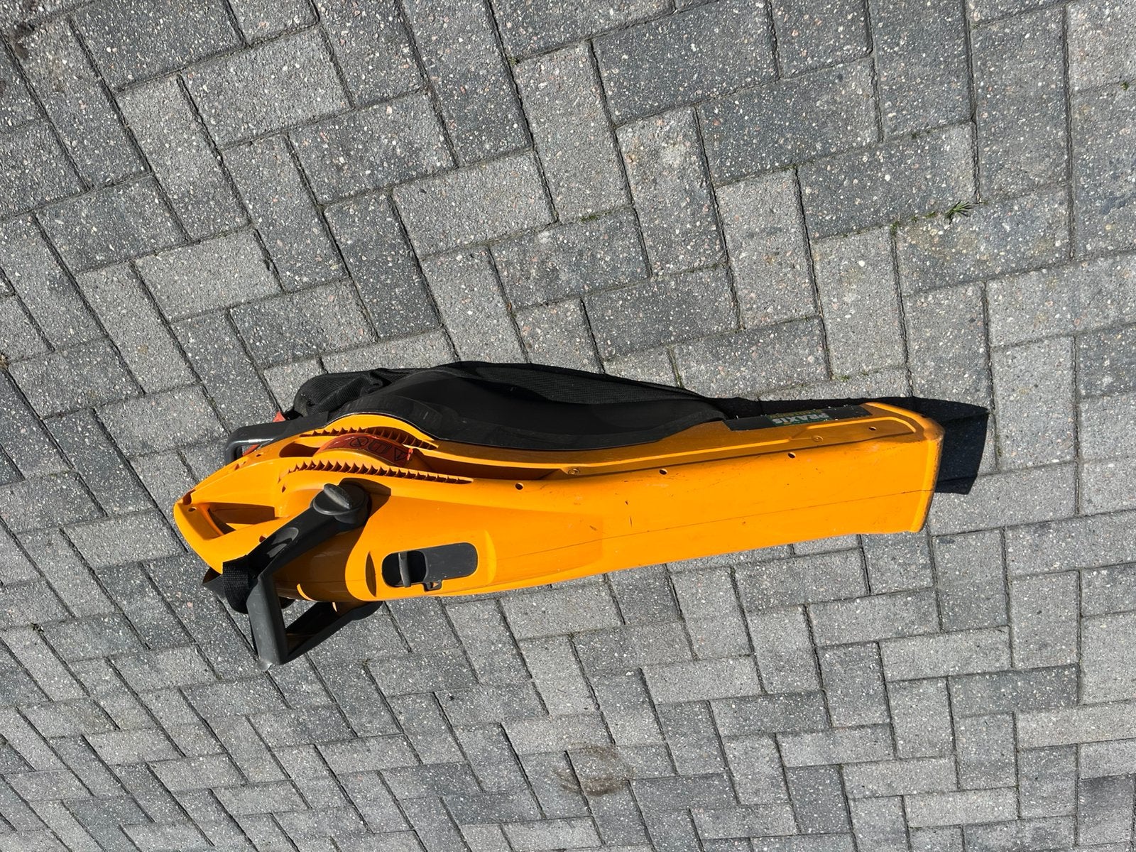 Praxis Vacuüm/Bladblazer MEV 1600 elektrisch, Ophalen, Zo goed als nieuw