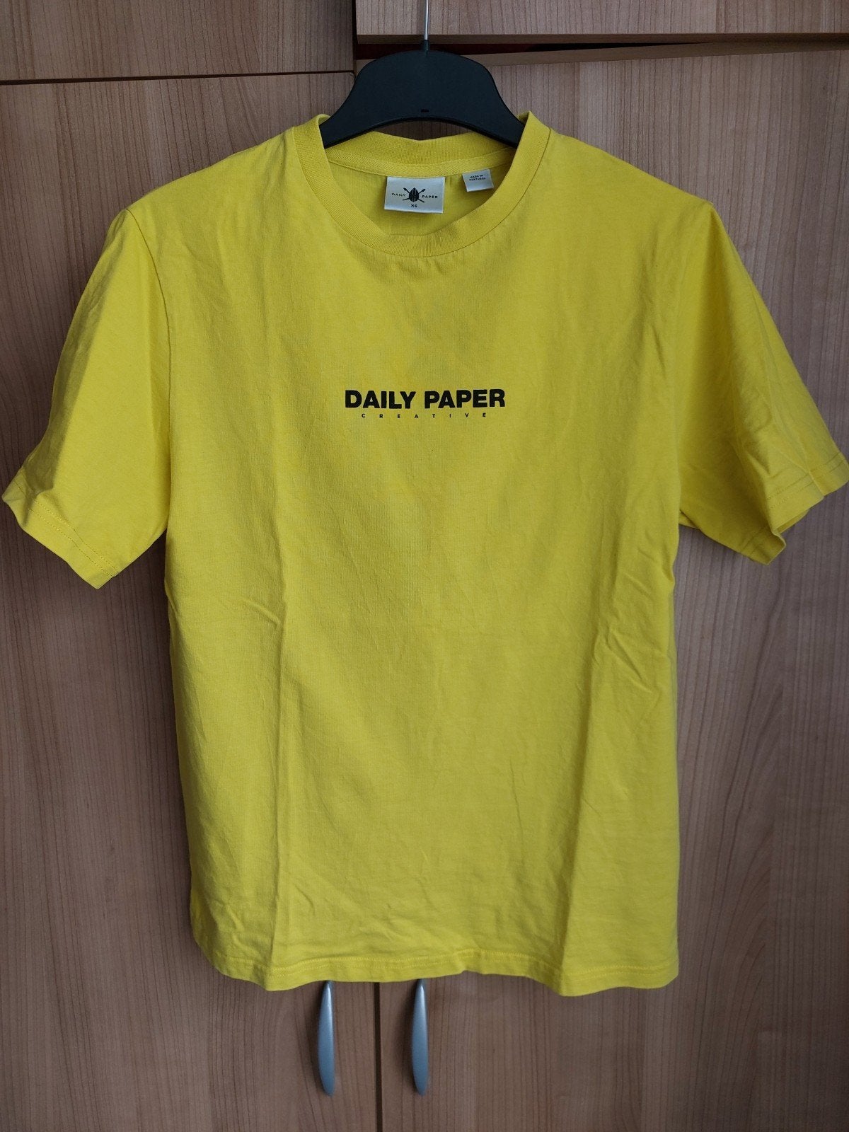 Daily Paper T-shirt geel met print - Maat XS, Geel, Ophalen of Verzenden, Daily Paper, Gedragen