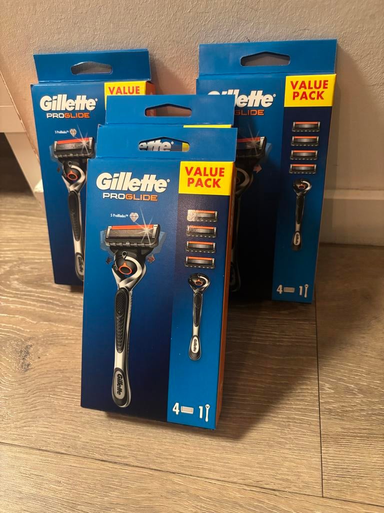 Gillette ProGlide scheermesjes Value Pack met 4 mesjes, Ophalen of Verzenden, Nieuw, Gehele gezicht, Verzorging