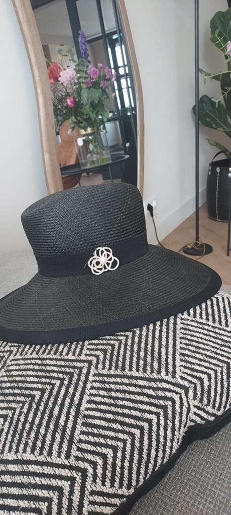 Zomerhoed zwart, Ophalen of Verzenden, Zo goed als nieuw, One size fits all