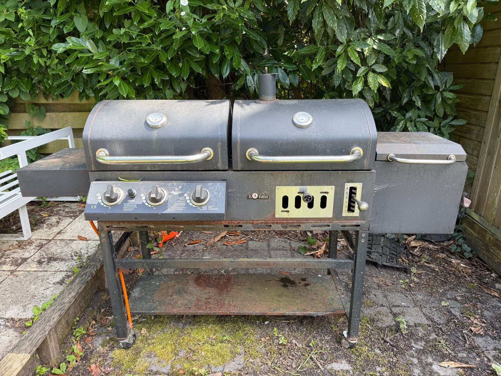 El Fuego BBQ: Gas- en Houtskoolbarbecue met Rookoven, Ophalen, Gebruikt