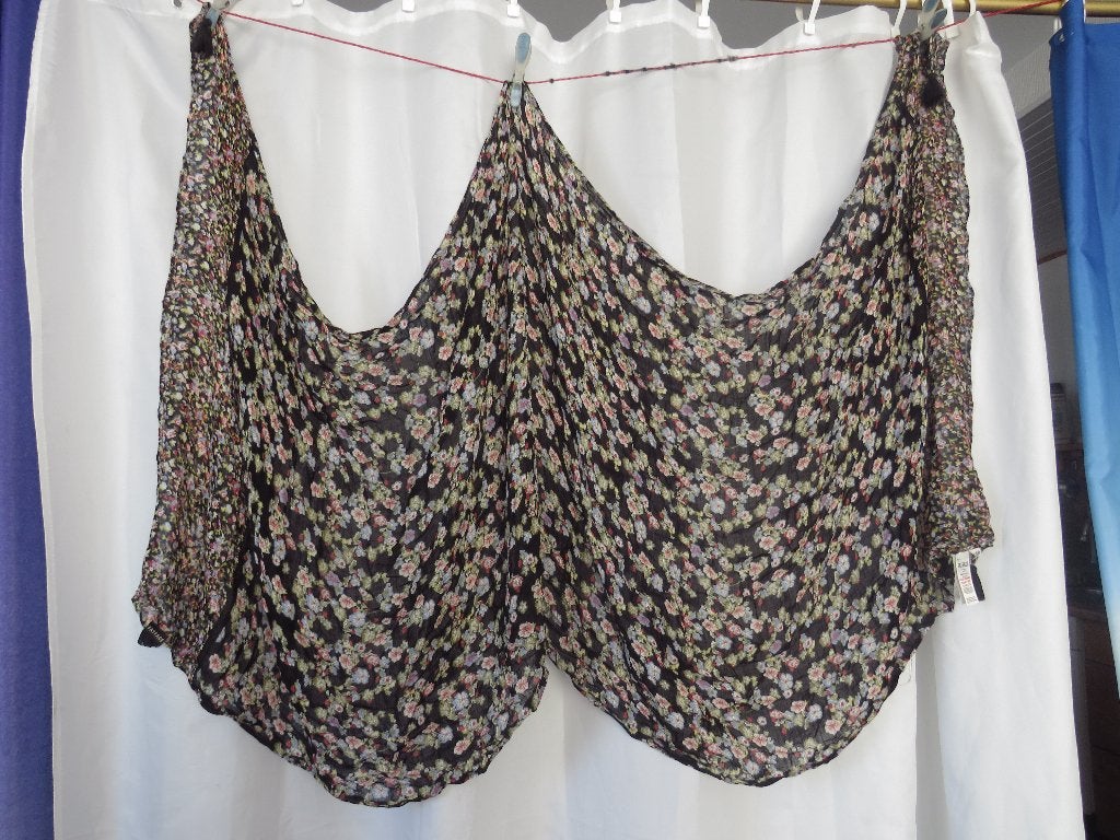 grote zwart gebloemde sjaal 70 cm x 170 cm fat face, Kleding | Dames, Mutsen, Sjaals en Handschoenen, Fat face, Maat 46/48 (XL) of groter