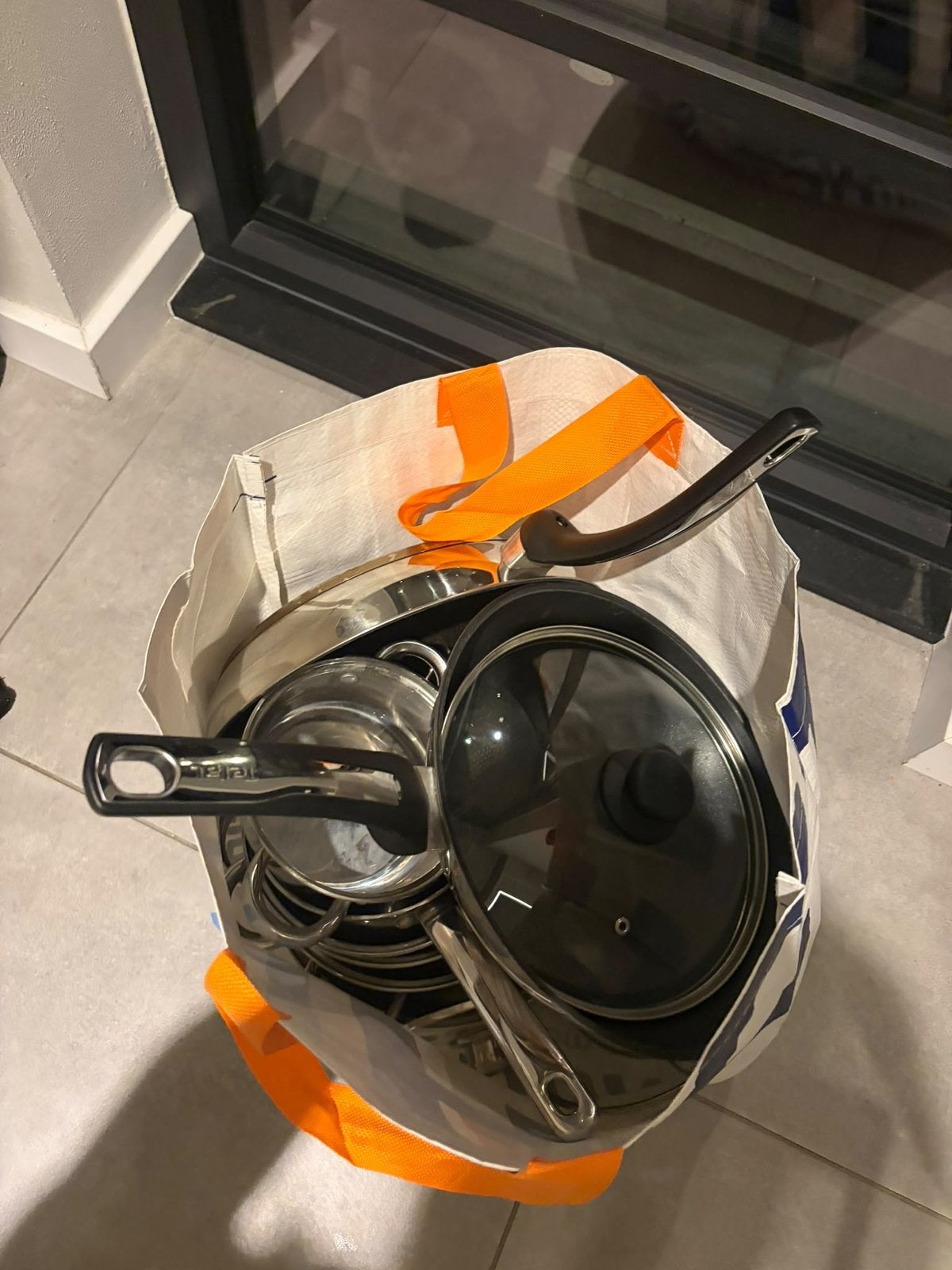 Gratis afhalen gebruikte pannen en potten met deksels, Huis en Inrichting, Ophalen, Gebruikt, Rvs, Pannenset