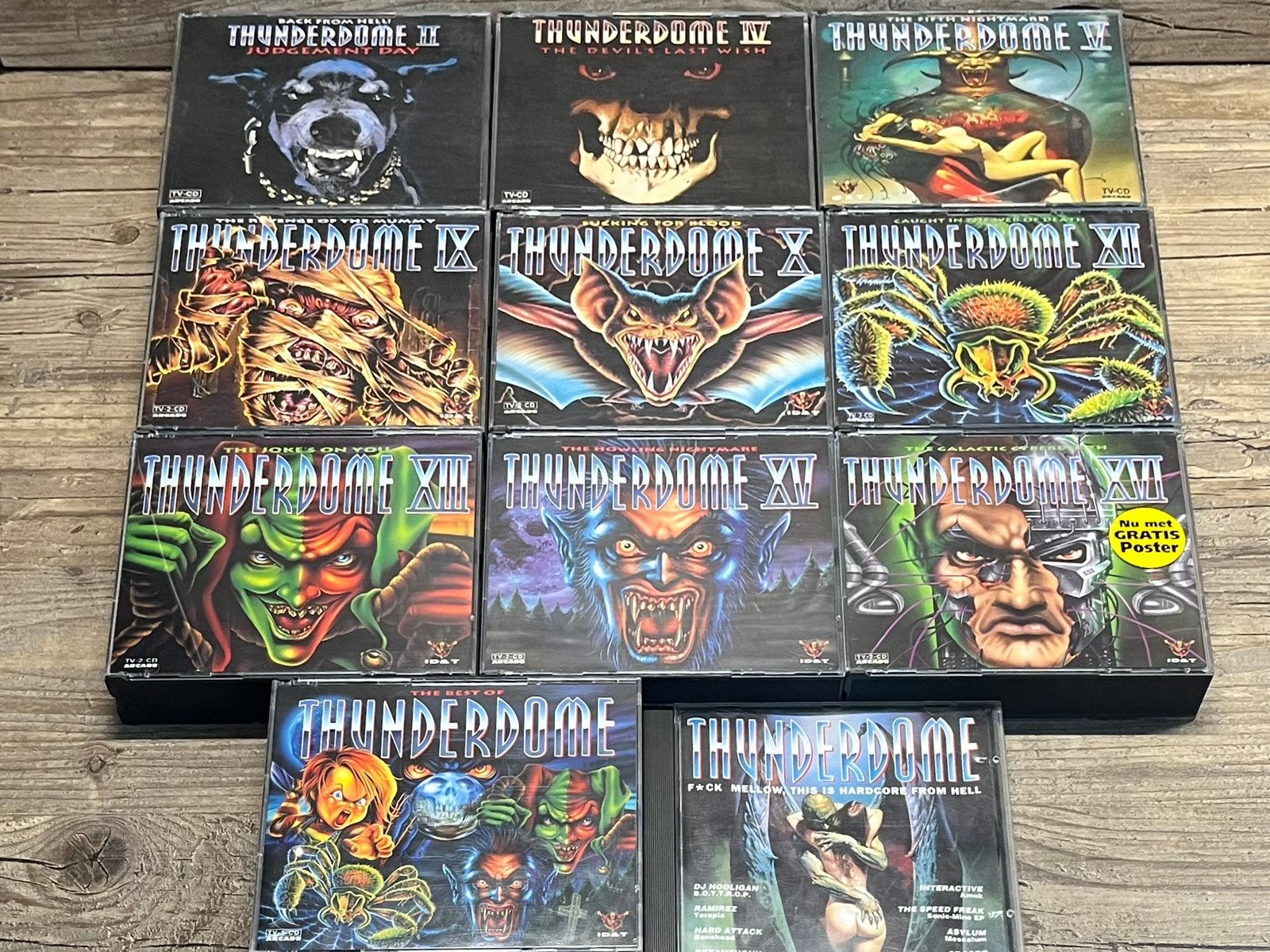 10+1 gratis. Thunderdomes. Staat zo goed als nieuw., Ophalen of Verzenden, Zo goed als nieuw