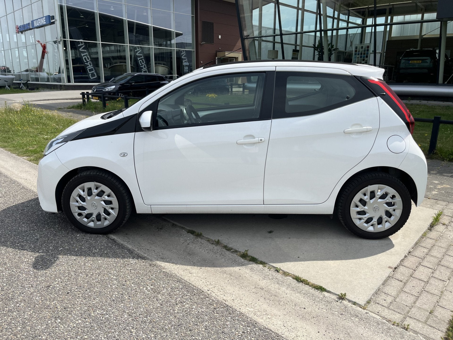Toyota Aygo 1.0 VVT-i x-play cabrio / Camera / Cruise Contro, Auto's, Voorwielaandrijving, 12 maanden, Stof, Gebruikt