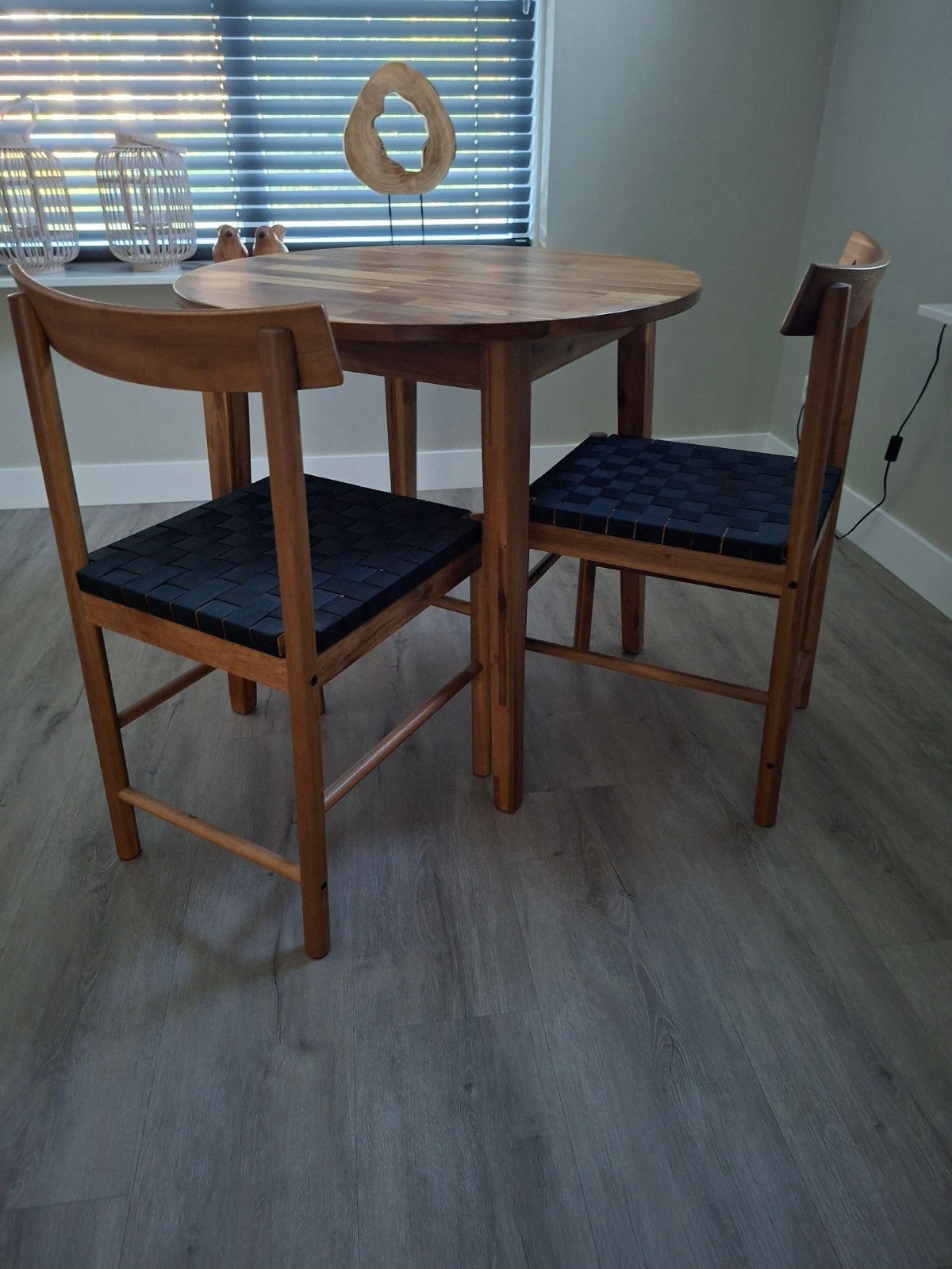 @@ Nieuwstaat! Ikea ronde tafel met 2 stoelen@@, Ophalen, Zo goed als nieuw, Minder dan 4 stoelen