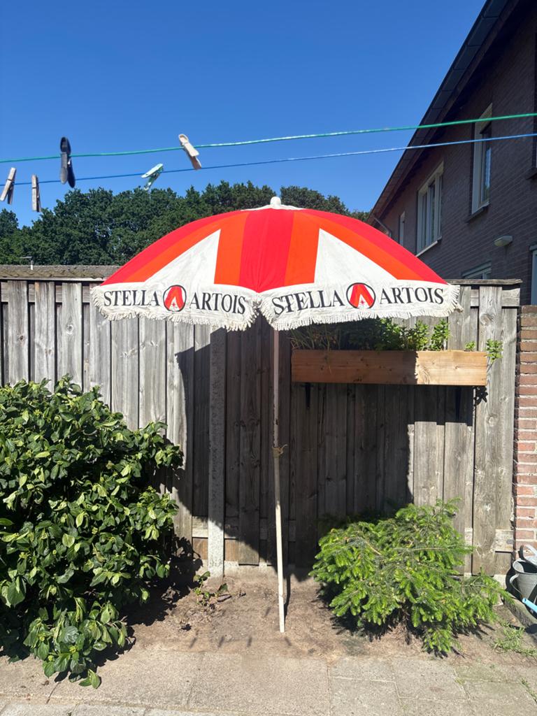 Vintage Stella Artois Parasol - Uniek en Sfeervol, Tuin en Terras, Parasols, Ophalen, Gebruikt, 2 tot 3 meter, Stokparasol