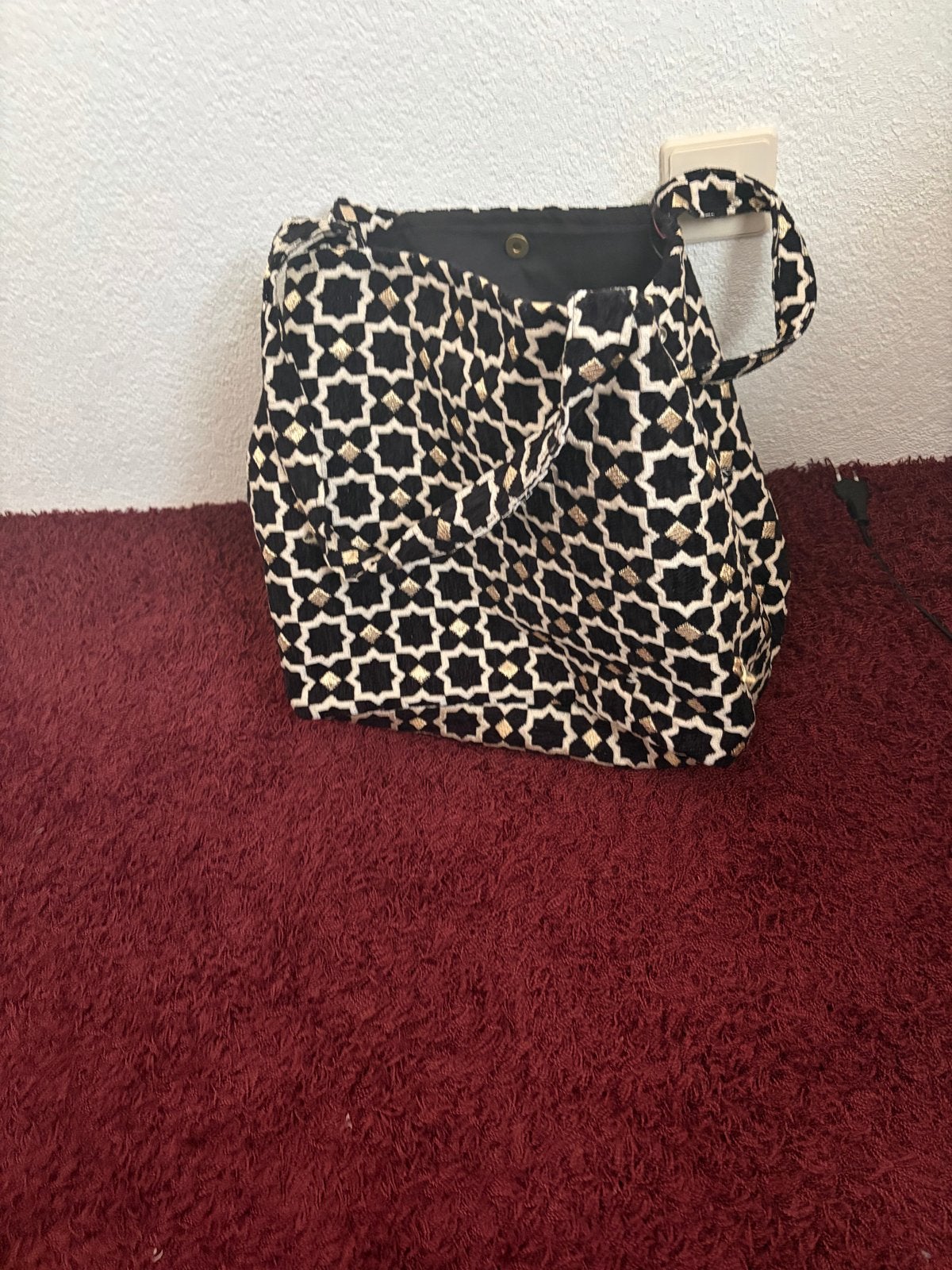 Stijlvolle Zwart-Gouden Shopper Tas met Geometrisch Patroon, Sieraden, Tassen en Uiterlijk, Ophalen of Verzenden, Zo goed als nieuw