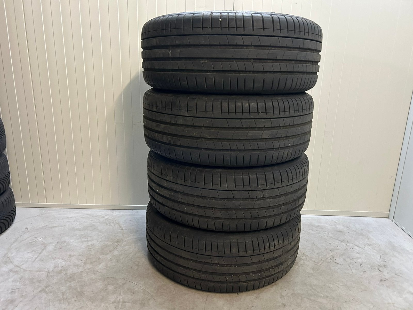 Originele Volvo XC90 22 inch Pirelli VOL 2025 ZGAN DEMO, Ophalen, Gebruikt, 275 mm, Banden en Velgen