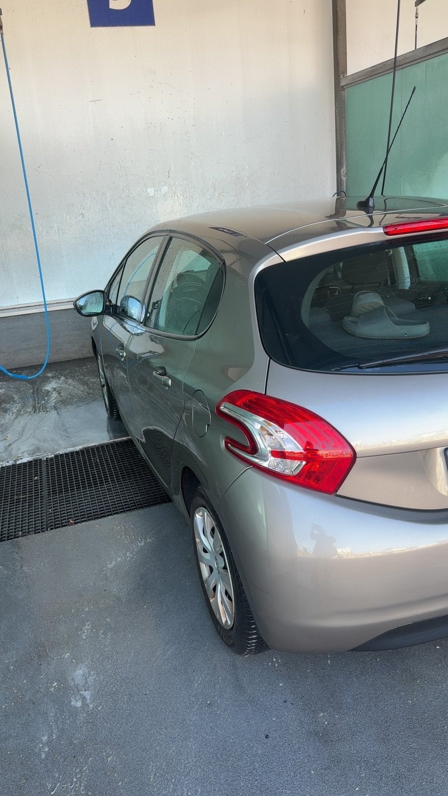Peugeot 208 1.4 VTI 70KW/95PK 5-D 2012 Grijs, Auto's, Voorwielaandrijving, 40 €/maand, Origineel Nederlands, Handgeschakeld