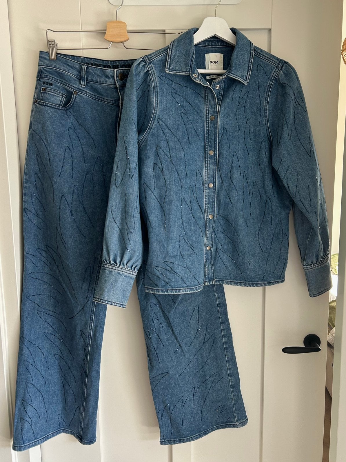 POM Amsterdam Denim Rhinestones co-ord maat 38/40, Kleding | Dames, Maat 38/40 (M), Kostuum of Pak, Blauw, Ophalen of Verzenden