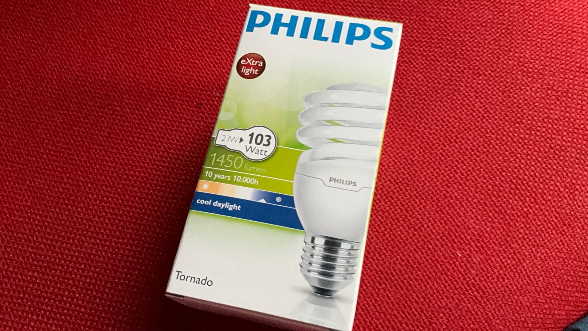 Tornado 23 watt  equivalent 103 watt E 27  cool daylight, Philips, 60 watt of meer, Nieuw, Spaarlamp