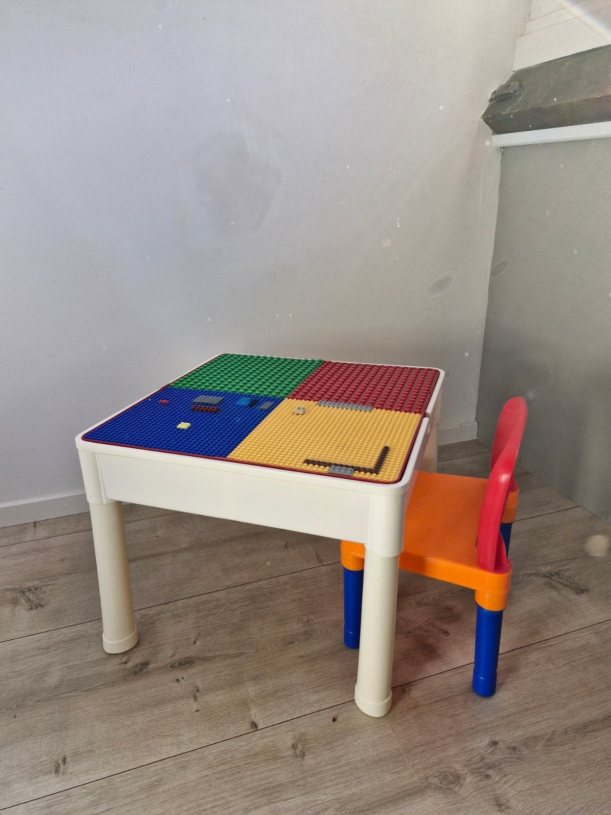 Kinder speeltafel met Lego-compatibel blad en stoel, Ophalen, Gebruikt