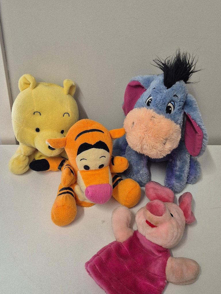 Winnie the pooh handpoppen en knuffel eeyore, Ophalen of Verzenden, Overige figuren, Gebruikt, Knuffel