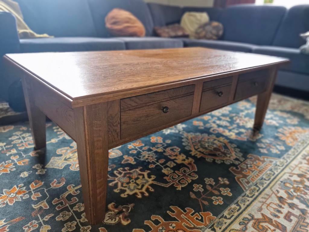 Massief eiken salontafel met lades, Huis en Inrichting, Tafels | Salontafels, Ophalen, Gebruikt, 100 tot 150 cm, Eikenhout