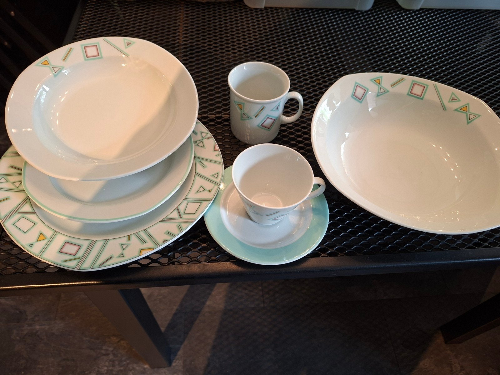 Servies: borden, bekers, kopjes, schalen, Gebruikt, Overige merken, Vintage, Ophalen of Verzenden