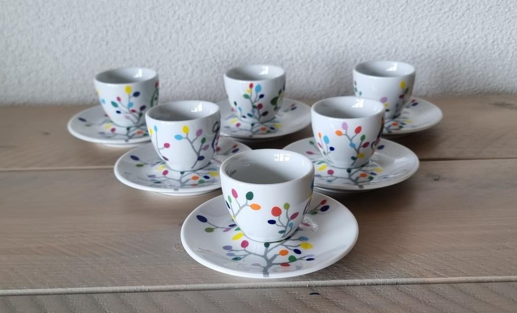 illy art collection 2022 Pascale  Marthine Tayou 6 Espresso, Ophalen of Verzenden, Nieuw, Porselein, Kop en/of schotel