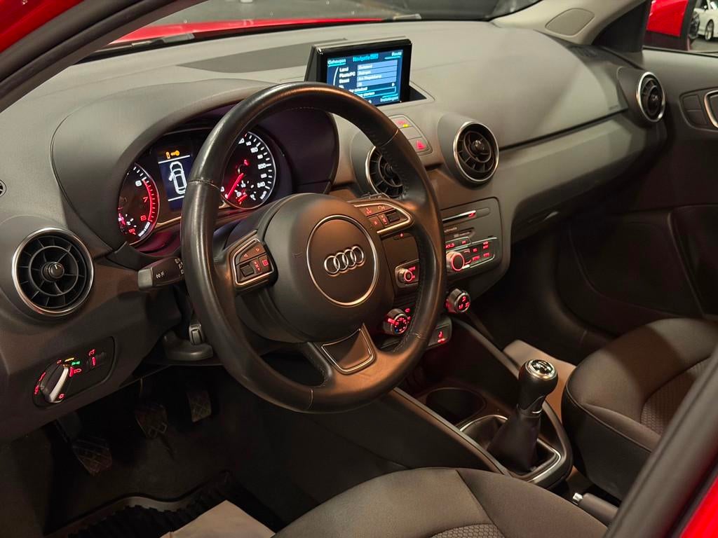Audi A1 Sportback 1.0 TFSI S-LINE/LED/NAVI/CRUISE/PDC/CLIMAT, Voorwielaandrijving, Stof, 82 pk, 23 km/l