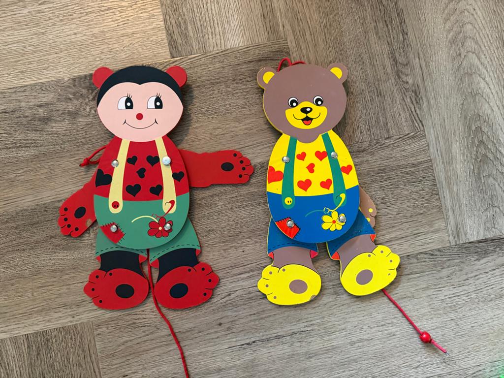 Houten trekfiguren: beer en lieveheersbeestje (2 stuks), Ophalen of Verzenden, Gebruikt