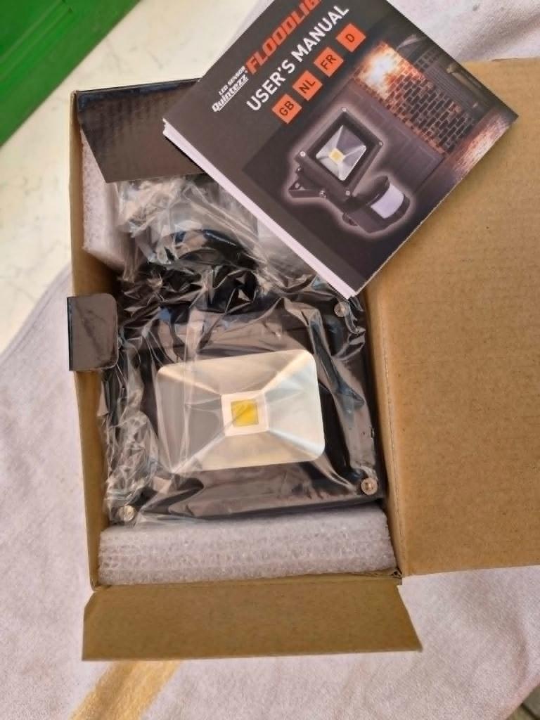 quintezz led lamp sensor nieuw in doos, Overige materialen, Led, Minder dan 50 watt, Wandlamp