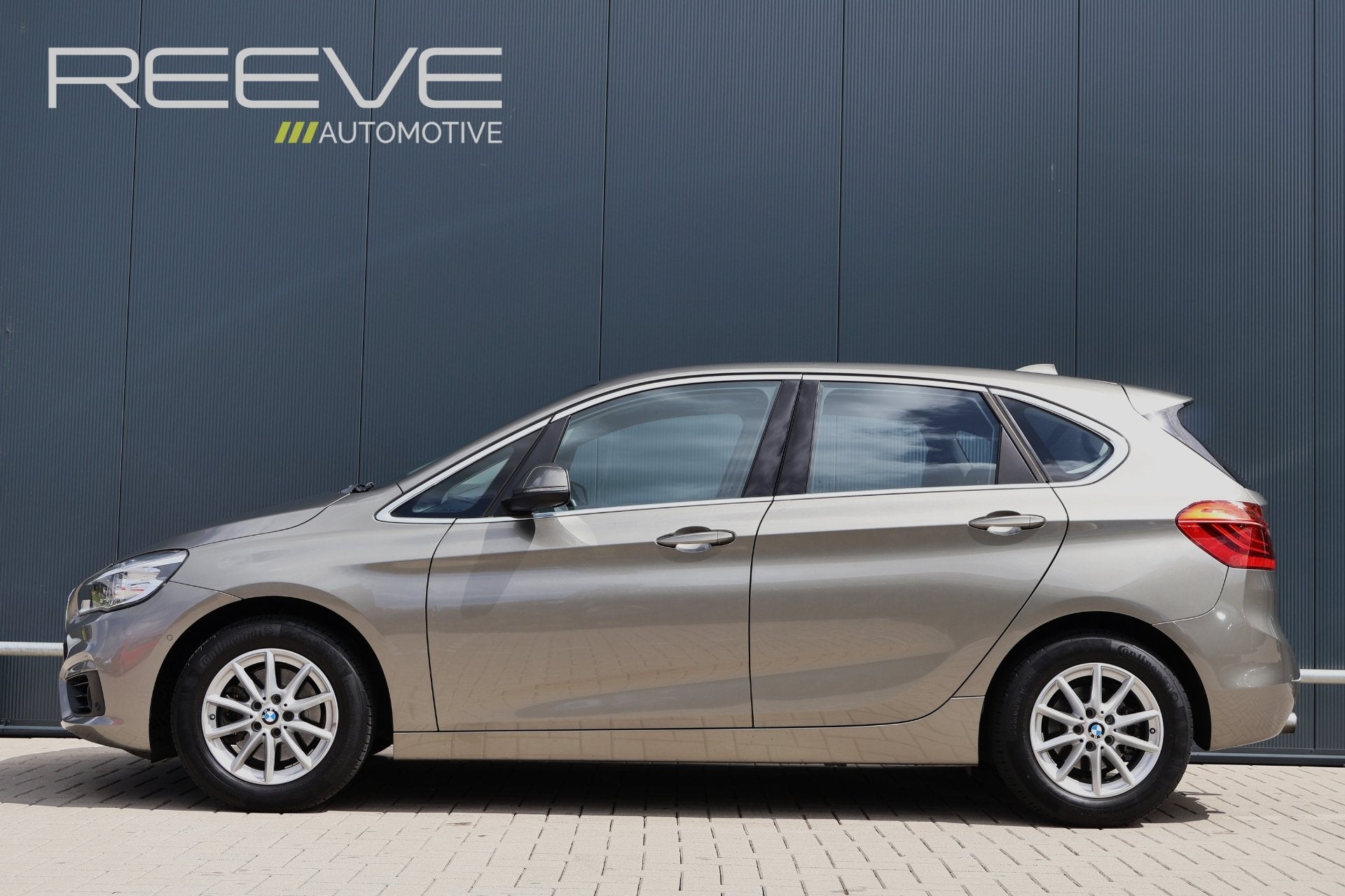 BMW 2 Serie Active Tourer 218i High Executive Automaat | 1e, Auto's, Automatische klimaatregeling, 136 pk, Gebruikt, Met garantie (alle)