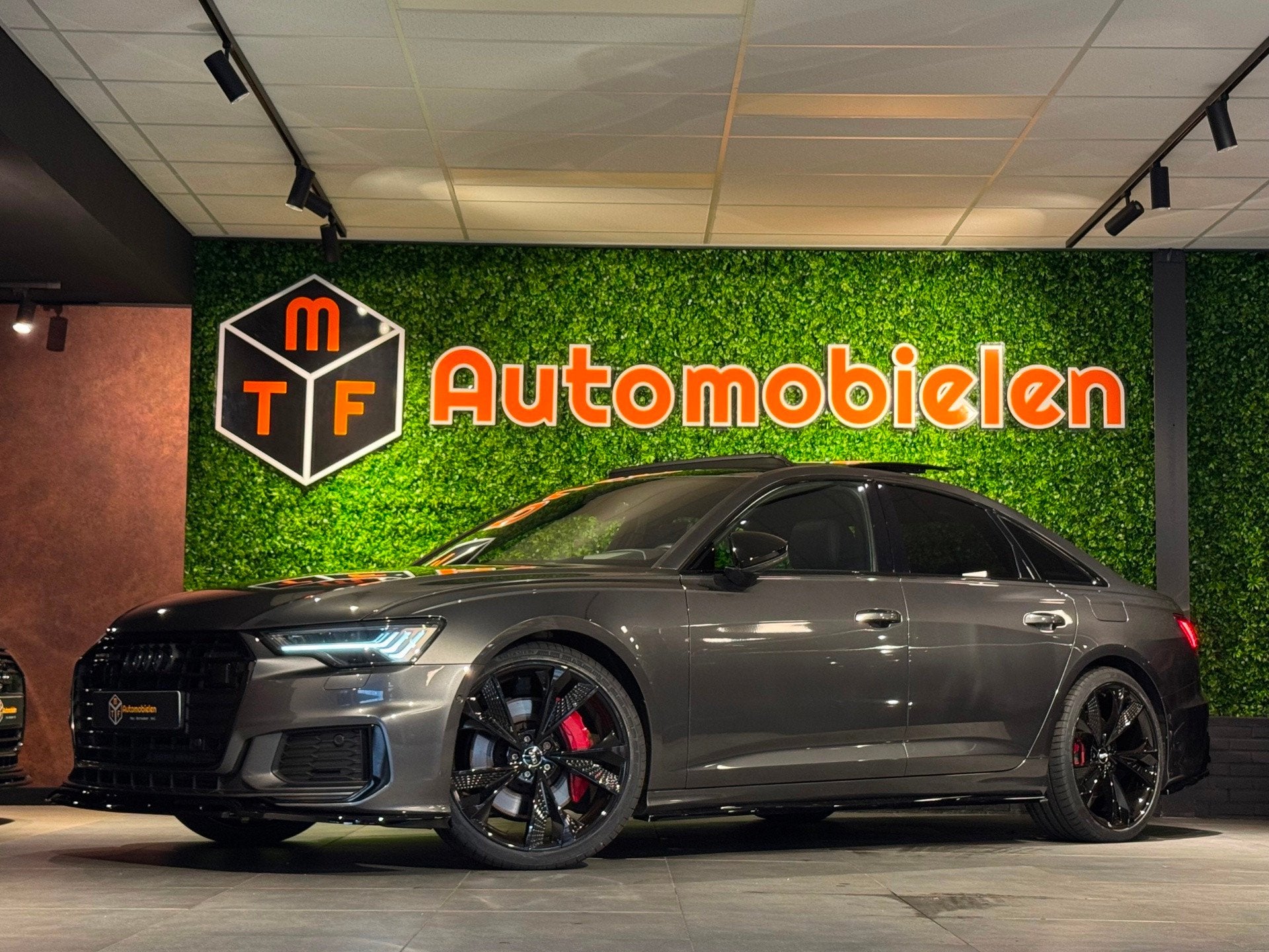 Audi A6 Limousine 55 TFSI e QUATTRO 3x S-LINE 367PK|PANO|MAT, Automaat, Dealer onderhouden, Gebruikt, 4 cilinders