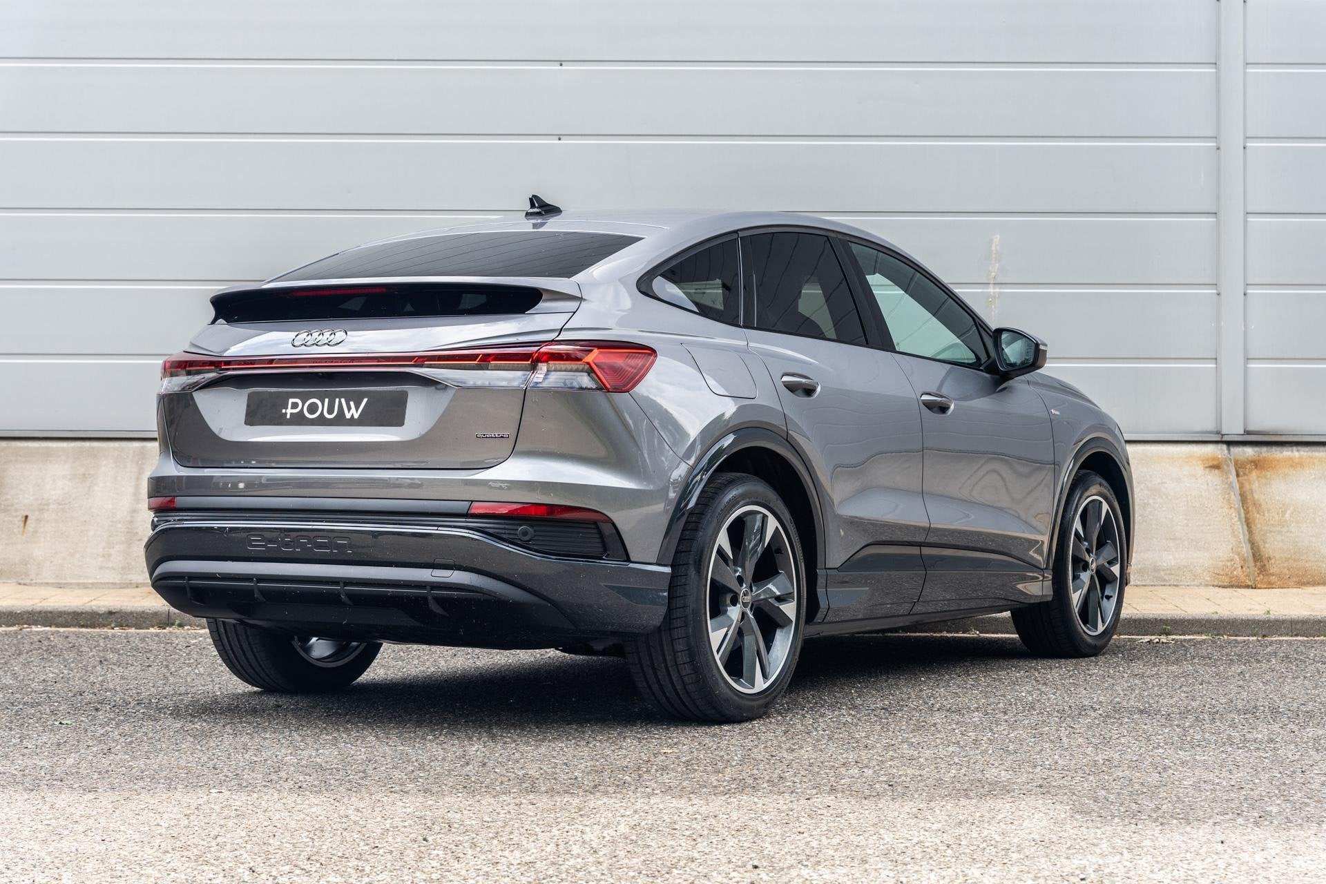 Audi Q4 Sportback e-tron 45 quattro 286pk S Edition Competit, Auto's, Audi, Automaat, 12 maanden, Zwart, 82 kWh