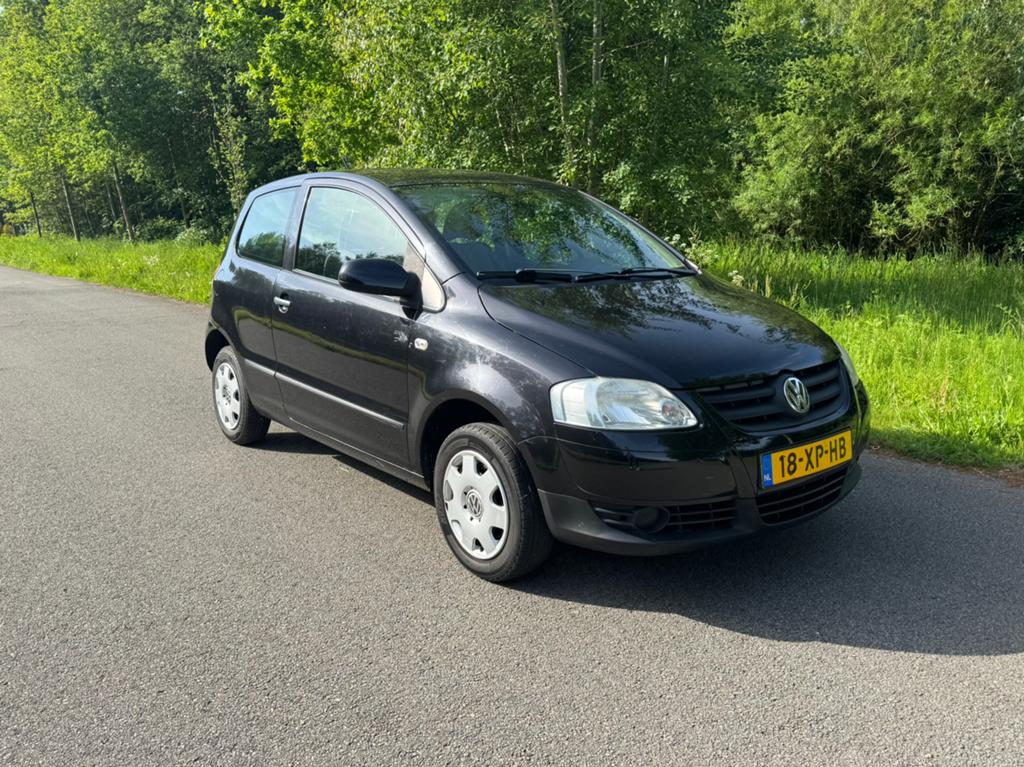 Volkswagen Fox 1.2 - zwart - 2007 - met nieuwe APK, Auto's, Volkswagen, Voorwielaandrijving, Stof, 969 kg, 4 stoelen
