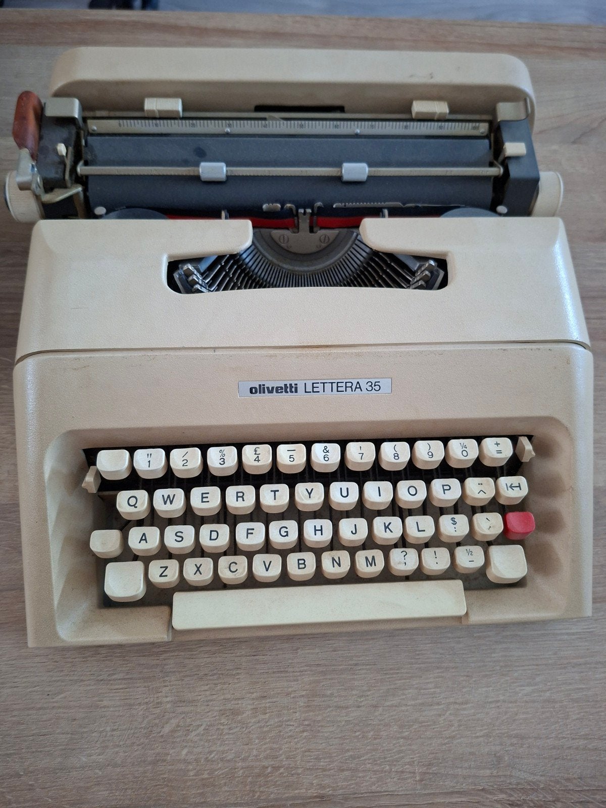 olivetti lettera 35 type machine, Ophalen