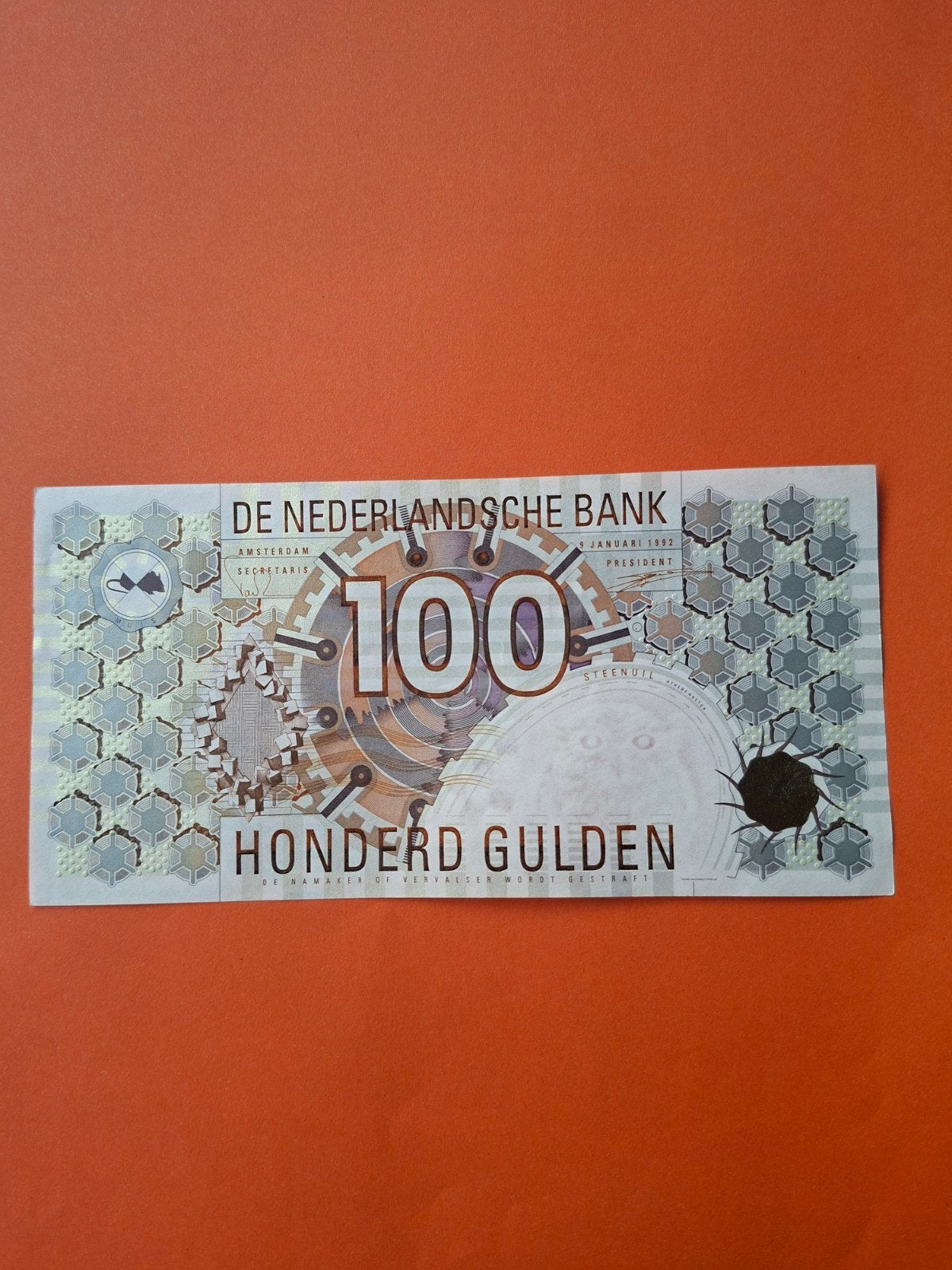 100 gulden Steenuil uit 1992 in UNC
Serie nummer 1044090431, Ophalen of Verzenden, 100 gulden, Los biljet