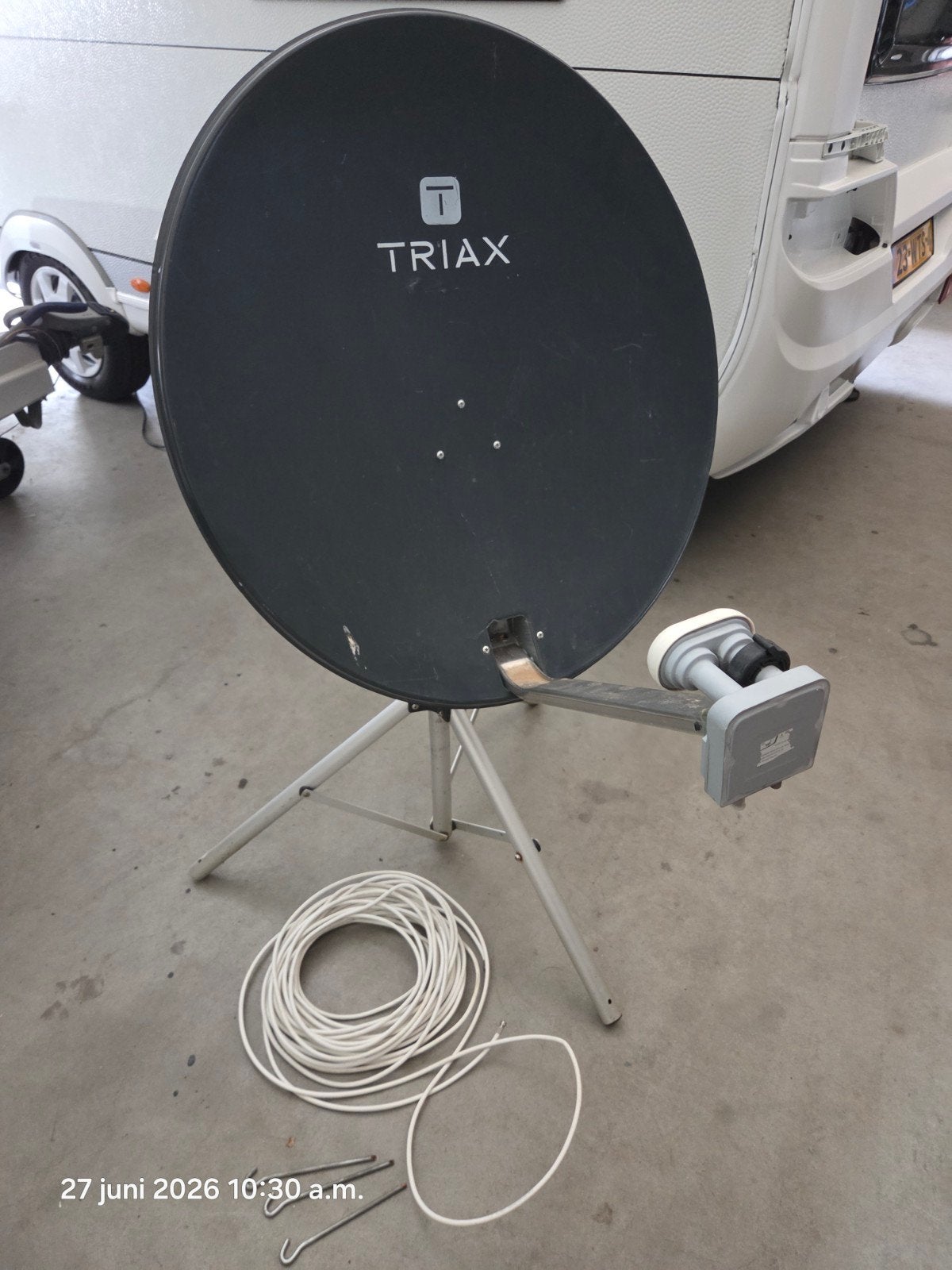 Schotelantenne met voet 80cm, Ophalen