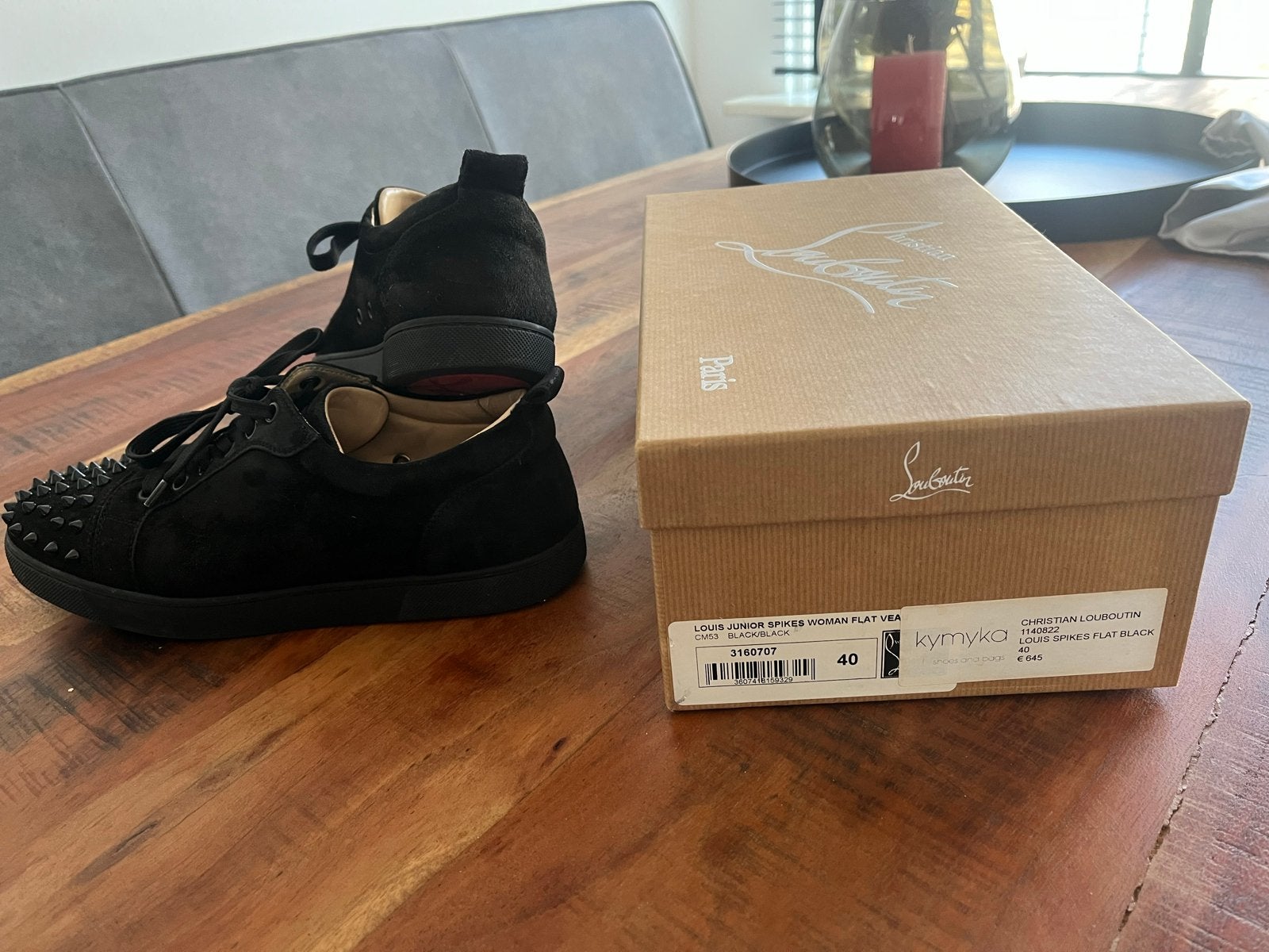 Christian Louboutin Louis Junior Spikes Flat Black Maat 40, Kleding | Dames, Schoenen, Ophalen of Verzenden, Nieuw, Zwart, Sneakers of Gympen